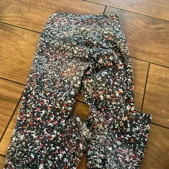 Lululemon Align Water Blossom Size 4 - Picture 2 of 4